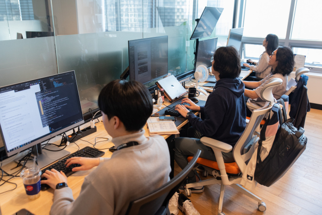 부산핀테크허브 입주 기업 '언커먼랩'이 잇달아 투자 유치를 성공해 주목을 받고 있다. 언커먼랩 제공