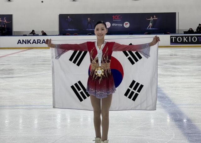 올 시즌 처음으로 출전한 주니어 그랑프리 시리즈에서 커리어 첫 우승을 차지한 김유성. 연합뉴스