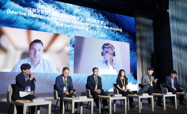 26일 롯데호텔 부산에서 열린 제18회 세계해양포럼(WOF) 수산 세션에서 참석자들이 토론을 벌이고 있다. 정대현 기자 jhyun@