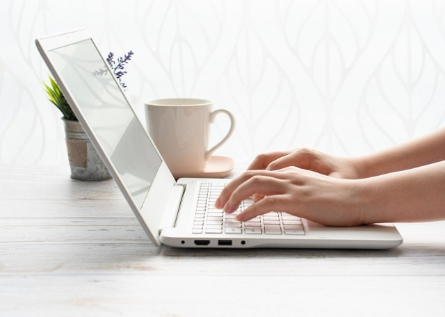 소비자들이 많이 찾는 주요 상품군 중에서 가전·가구의 온라인 구매 비중이 가장 높은 것으로 나타났다. 이미지투데이