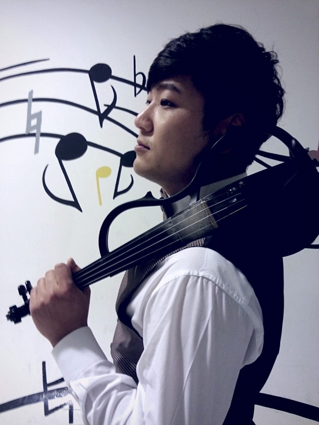 전자바이올리니스트 안형수. 부산예총 제공