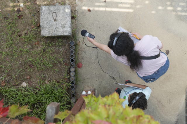 소리 보기 프로그램을 진행하는 모습. 부산현대미술관 제공