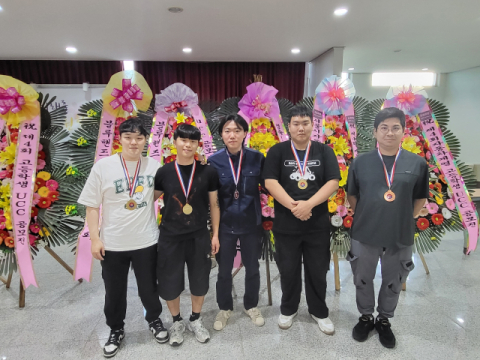 동의과학대학교 이건, 차영재, 박주혁, 이진현, 문호성 학생 단체 사진.