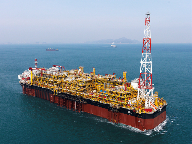 한화오션이 건조한 FPSO. 부산일보DB