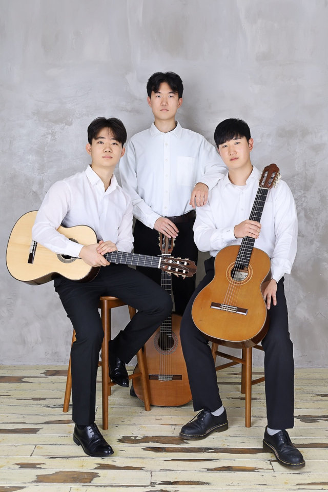 클래식 기타리스트 고채윤, 권혁재, 박정현(왼쪽부터). 권혁재 제공