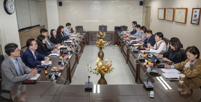 부산일보 독자위원회 10월 지면 평가 회의가 지난 23일 부산일보사 회의실에서 열렸다. 김종진 기자 kjj1761@