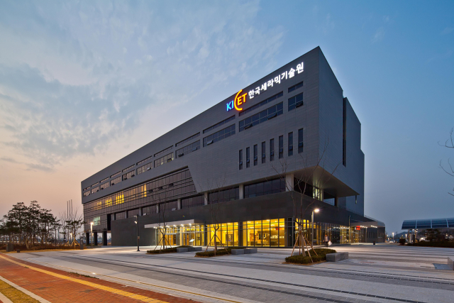 한국세라믹기술원이 실리콘 태양전지 폐기물을 친환경적이고 인체에 무해한 방식으로 재자원화하는 기술을 세계 최초로 개발했다. 한국세라믹기술원 제공