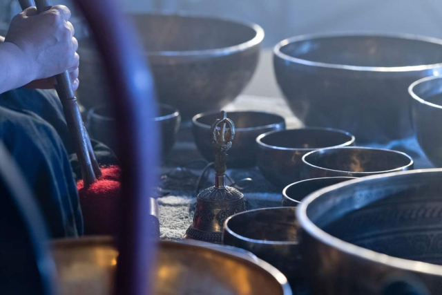 오는 15~16일 부산시민공원 백산홀에서 열릴 2024 랜덤 아트 프로젝트 작은방 기획 공연 ‘이루 말할 수 없는…’의 이미지컷(싱잉볼). 진영아 제공