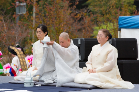 제11회 부산기장국제차문화축제가 17일 부산 기장군 정관읍 중앙공원에서 열린다. 사진은 지난해 제10회 부산기장국제차문화축제 모습. (사)향기로운문화동행 제공