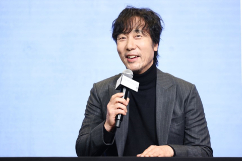 가수 이문세가 정규 17집 선공개곡을 공개하고 활동에 나선다. 연합뉴스