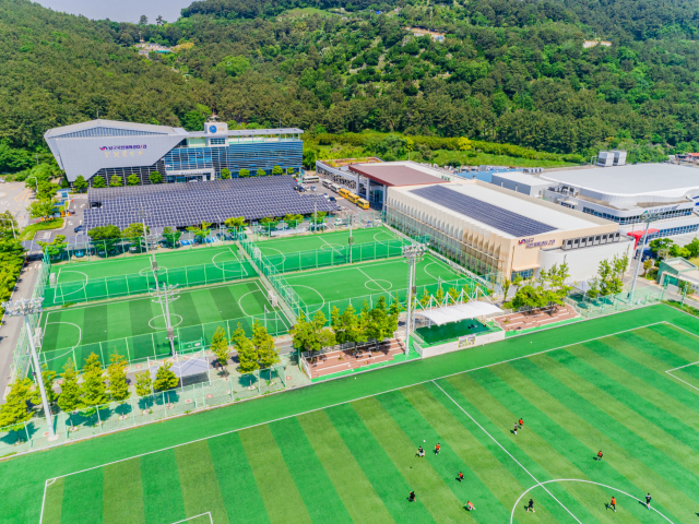 18일 오전 기장군의회 의원과 산업폐기물매립장반대대책위는 부산시의회 브리핑룸에서 기자회견을 열고 ‘도시계획 조례 일부개정조례안’을 현행대로 유지할 것을 촉구했다. 기장군의회 제공