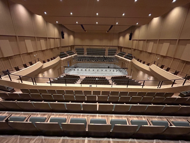 내달 준공 예정인 낙동아트센터 콘서트홀 모습. 강서구청 제공