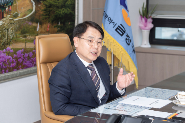 윤일현 부산 금정구청장. 부산일보DB