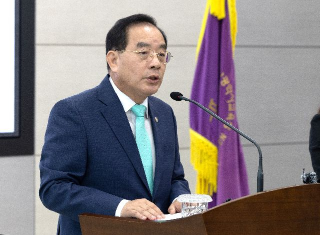 대법원은 12일 오전 하윤수 부산시교육감의 교육자치법 위반 혐의에 대한 상고심에서 하 교육감의 상고를 기각했다. 하 교육감은 대법원 판결 직후 부산시교육감 직을 상실했다. 정대현 기자 jhyun@