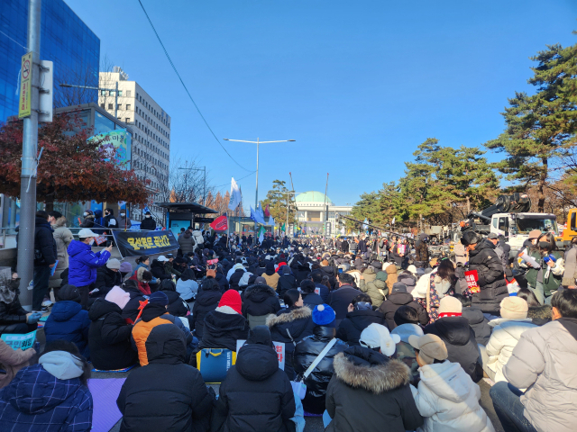 14일 오전 대규모 집회가 예고된 서울 여의도 국회의사당 일대. 변은샘 기자 iamsam@