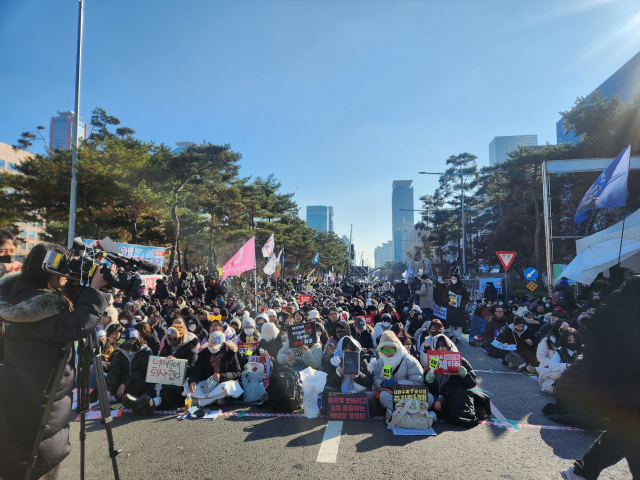 14일 오전 대규모 집회가 예고된 서울 여의도 국회의사당 일대. 변은샘 기자 iamsam@