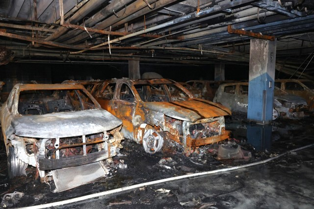 인천 청라 아파트 전기차 화재로 전소된 차량 모습. 연합뉴스