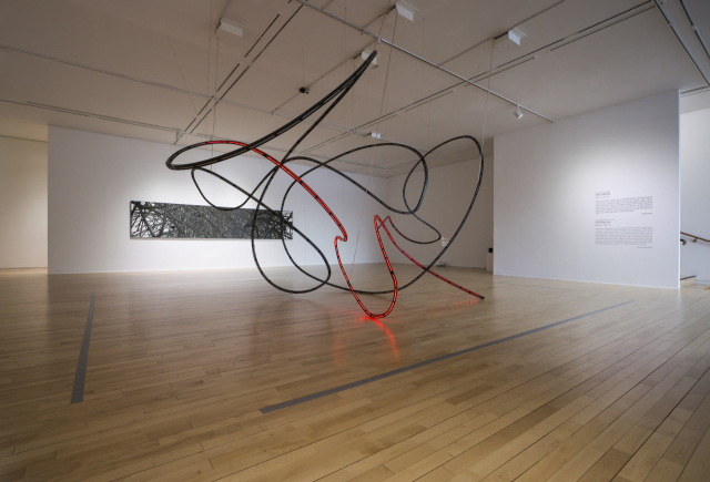 기후 데이터를 LED조명과 연동한 작품. 정혜련 ‘US2-Migration’. 작가 제공