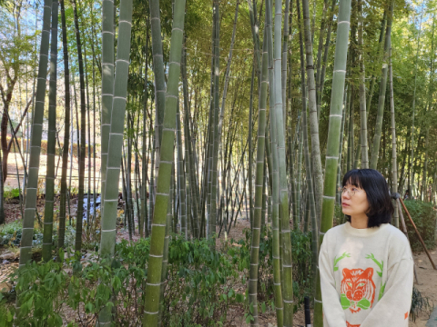 2018년 부산일보 신춘문예를 통해 시인으로 등단한 이소회 시인이 첫 시집 ‘오오’를 냈다