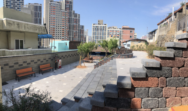 부산진구 전포2동에 밭개마을에 신설한 지킴이공원. 부산진구청 제공