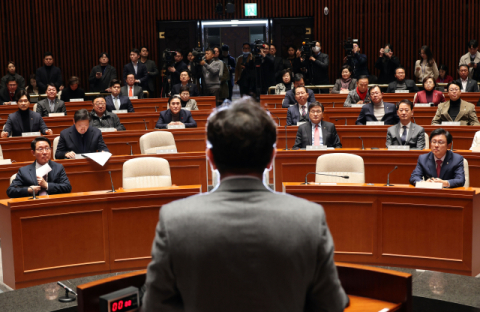 국민의힘 권성동 원내대표가 13일 오후 서울 여의도 국회에서 열린 의원총회에서 발언하고 있다. 연합뉴스