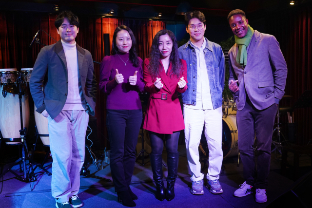 쿠바 수도 아바나에서 열리는 제40회 2025 재즈 플라자 페스티벌(아바나 국제 재즈 페스티벌)에 공식 초청된 '효정리 밴드'. 사진 왼쪽부터 퍼커셔니스트 이영훈, 피아니스트 장세연, 보컬리스트 이효정, 베이시스트 김대경, 드러머 알라인 사마다.