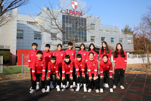 올 시즌을 대비해 전남 광양시에서 전지훈련 중인 부산 아이파크 U15 WFC 선수들. 부산 아이파크 제공