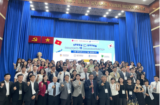지난해 11월 16~19일 베트남에서 부산 유학 설명회가 열렸다. 부산시 제공