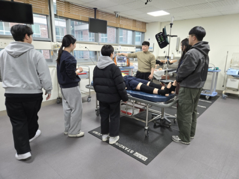 ACLS Provider 과정 진행 모습.