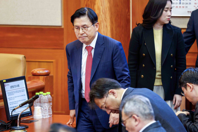 황교안 전 국무총리가 윤 대통령 탄핵심판 7차 변론이 열린 11일 서울 종로구 헌법재판소 대심판정에 출석하고 있다. 연합뉴스