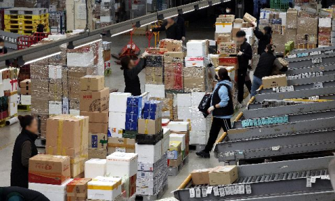 부산 외국인 유학생, 우체국서 EMS 보내면 10% 할인