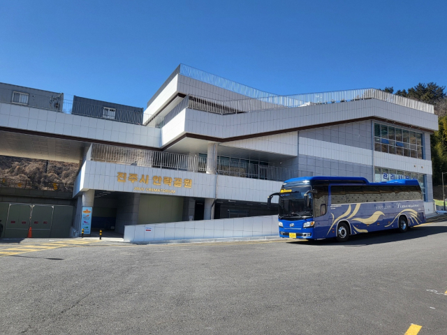 최근 현대화 사업을 추진 중인 진주안락공원 모습. 2005년 현대화 사업 이후 2번째다. 김현우 기자