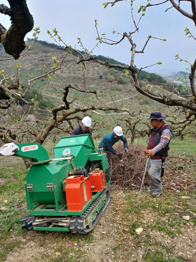 영농 부산물 처리 작업 모습. 창원시 제공