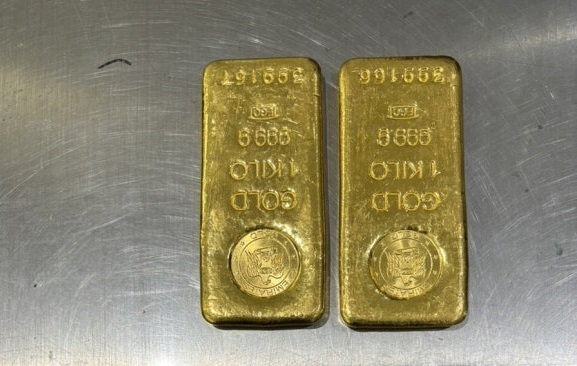 지난달 중국인이 홍콩에서 인천공항으로 입국하면서 금괴 2개(2kg)를 백팩 바닥에 은닉해 밀수하다 적발됐다.