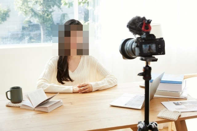 국세청이 지난해에만 유튜버 21명을 세무조사해 모두 89억원의 세금을 부과한 것으로 나타났다. 사진은 기사와 관련없는 이미지 사진. 이미지투데이