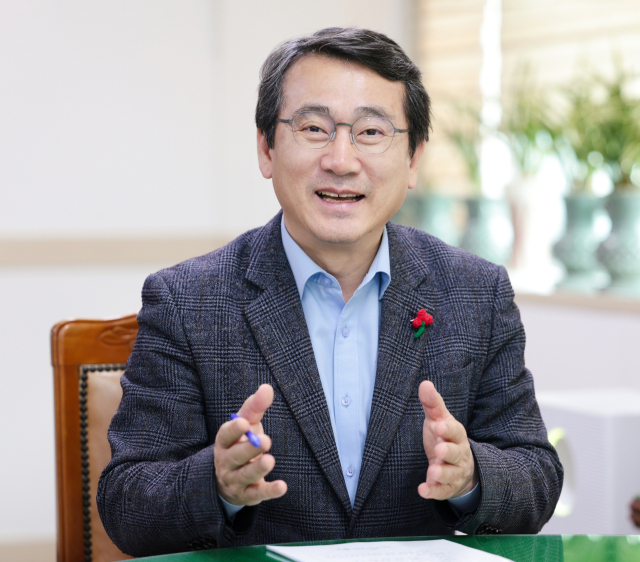 올해 개청 30주년을 맞은 부산 수영구청 로드맵으로 ‘1750 프로젝트’ 미래 비전을 제시한 수영구 강성태 구청장.