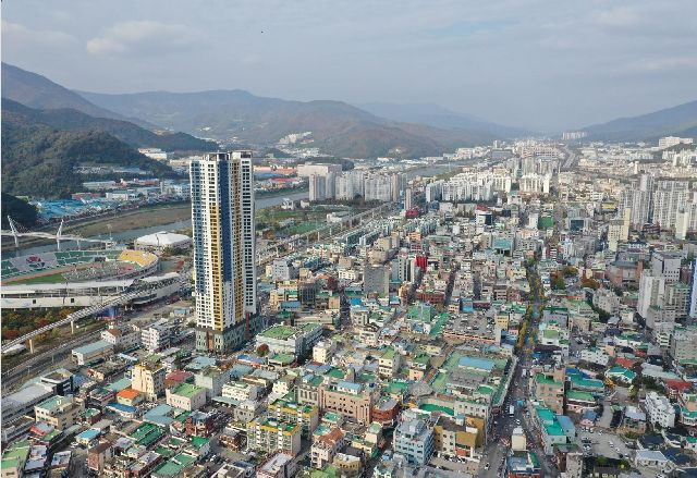 사망 후 재산을 기부하는 사회복지공동모금회 '레거시 클럽'의 경남 첫 가입자가 양산에서 탄생했다. 부산일보 DB