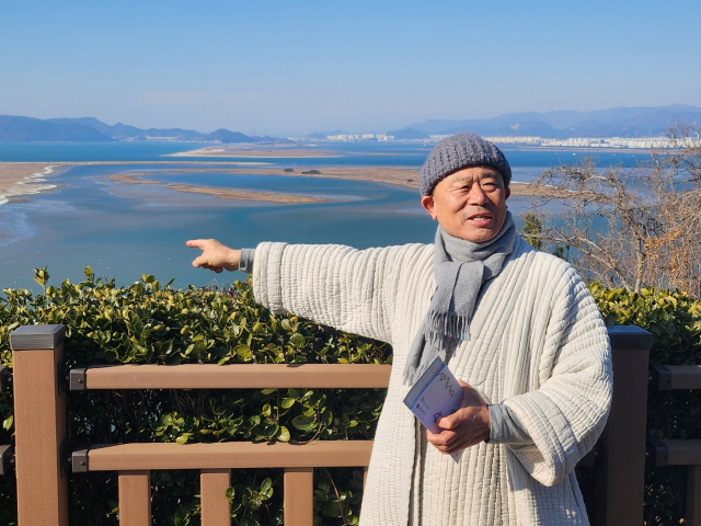 부처님의 생명 존중 가르침을 전파하기 위해 부산불교환경연대 상임대표로 활동 중인 안도 스님.