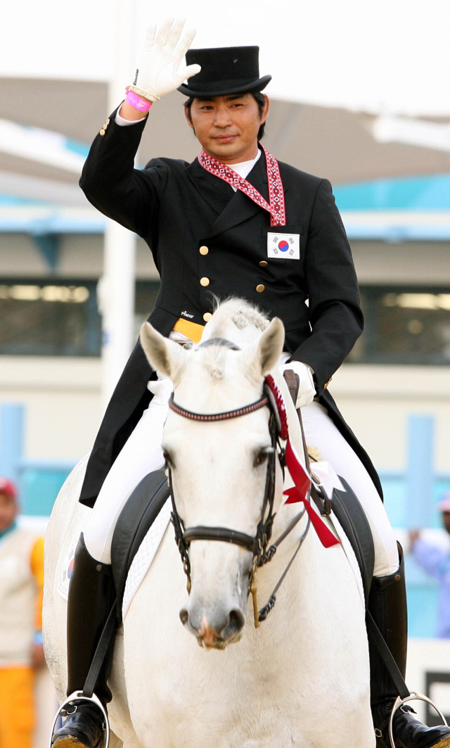 2006 도하 아시안게임에서 금메달을 딴 서정균 감독의 모습. 연합뉴스