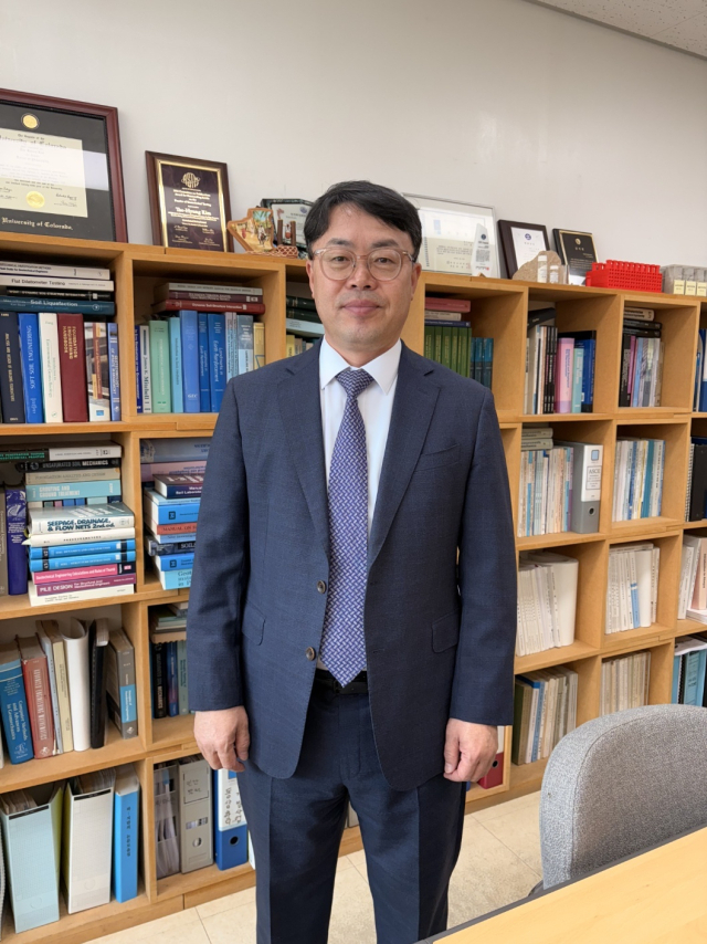 대한토목학회 부산울산경남지회 김태형 지회장은 “도시 발전에 있어 토목의 중요성은 아무리 강조해도 지나치지 않다”고 밝혔다.