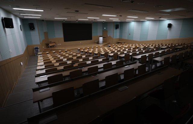 지난 10일 서울 종로구 한 의과대학 강의실이 비어있는 모습. 연합뉴스