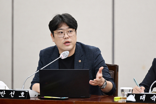 부산시의회 기획재경위원회 소속 반선호(비례) 의원이 대표 발의한 ‘부산광역시 고등학교 졸업자 고용 촉진 조례 일부개정안’이 오는 27일 본회의에서 처리될 예정이다. 부산시의회 제공