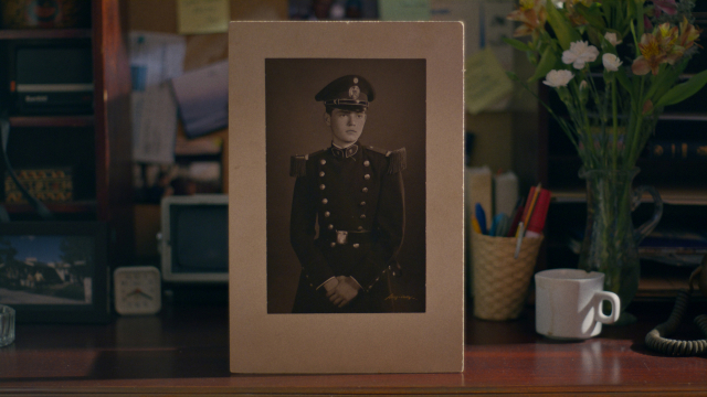 제42회 부산국제단편영화제 개막작 중 하나인 '카를로스의 철모' 스틸컷. 부산국제단편영화제 제공