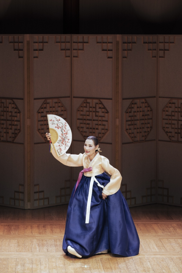 부산시 무형유산 ‘동래고무’ 예능보유자인 김온경 선생. 동래고무보존회 제공