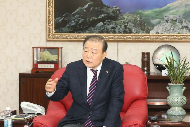 양재생 부산상공회의소 회장. 부산일보DB