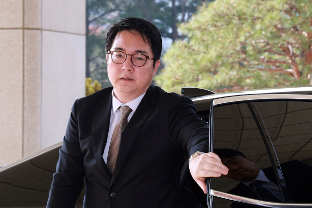 심우정 검찰총장이 3월 31일 서울 서초구 대검찰청으로 출근하고 있다. 연합뉴스