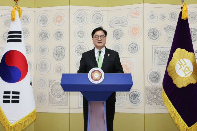 우원식 국회의장이 윤석열 전 대통령에 대한 헌재의 파면이 선고된 4일 서울 여의도 국회에서 대국민담화를 하고 있다. 연합뉴스