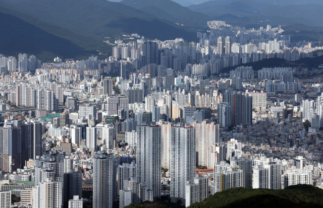 부산 황령산 전망대에서 바라본 부산 연제구와 동래구 일대. 기사와는 연관 없음. 부산일보DB