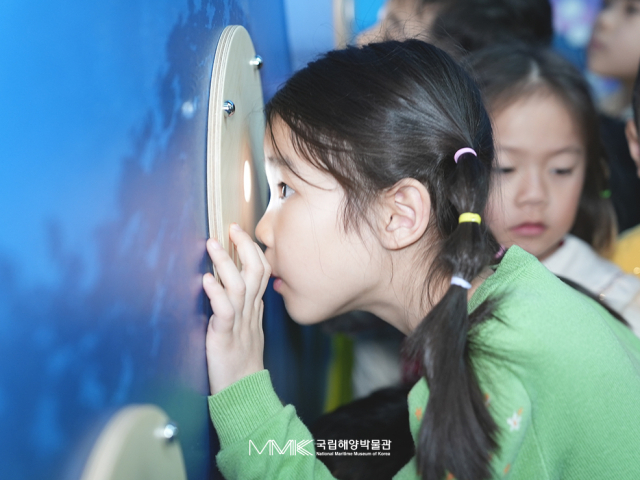 올해 3월 새롭게 전면 개편한 후 어린이 및 가족단위 관람객을 맞은 부산 국립해양박물관 내 ‘어린이 박물관’. 국립해양박물관 제공