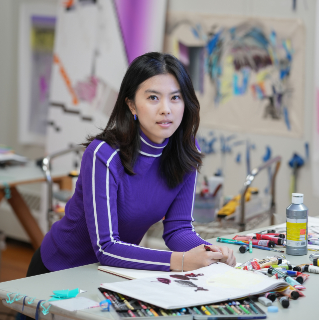 부산시립미술관이 격년제로 열어온 ‘젊은 시각 새로운 시선 2025’에 선정된 작가들. 사진은 강이경 작가. 부산시립미술관 제공